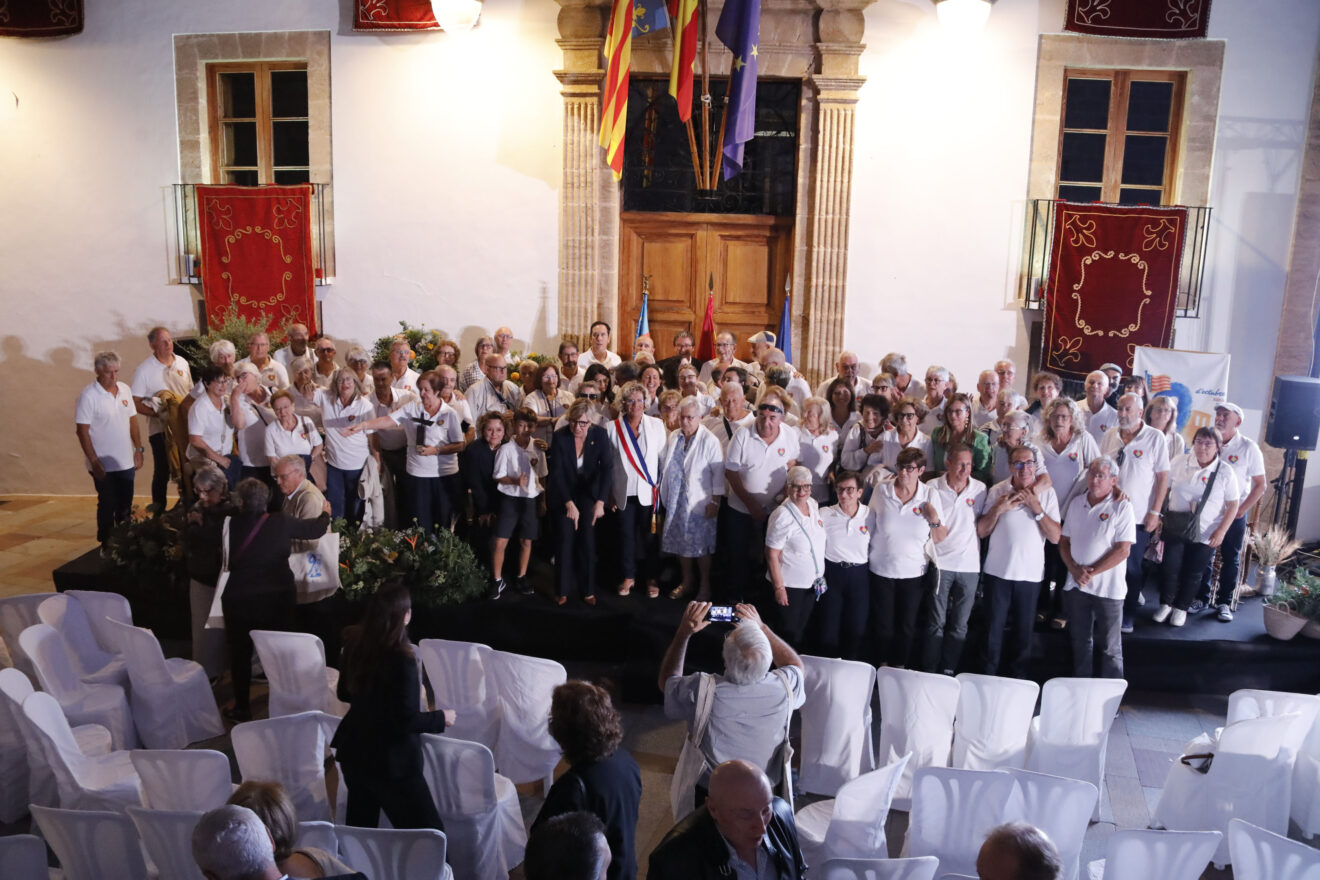 Acto institucional del 9 d’Octubre celebrado en la Plaça de l’Església de Xàbia (12)