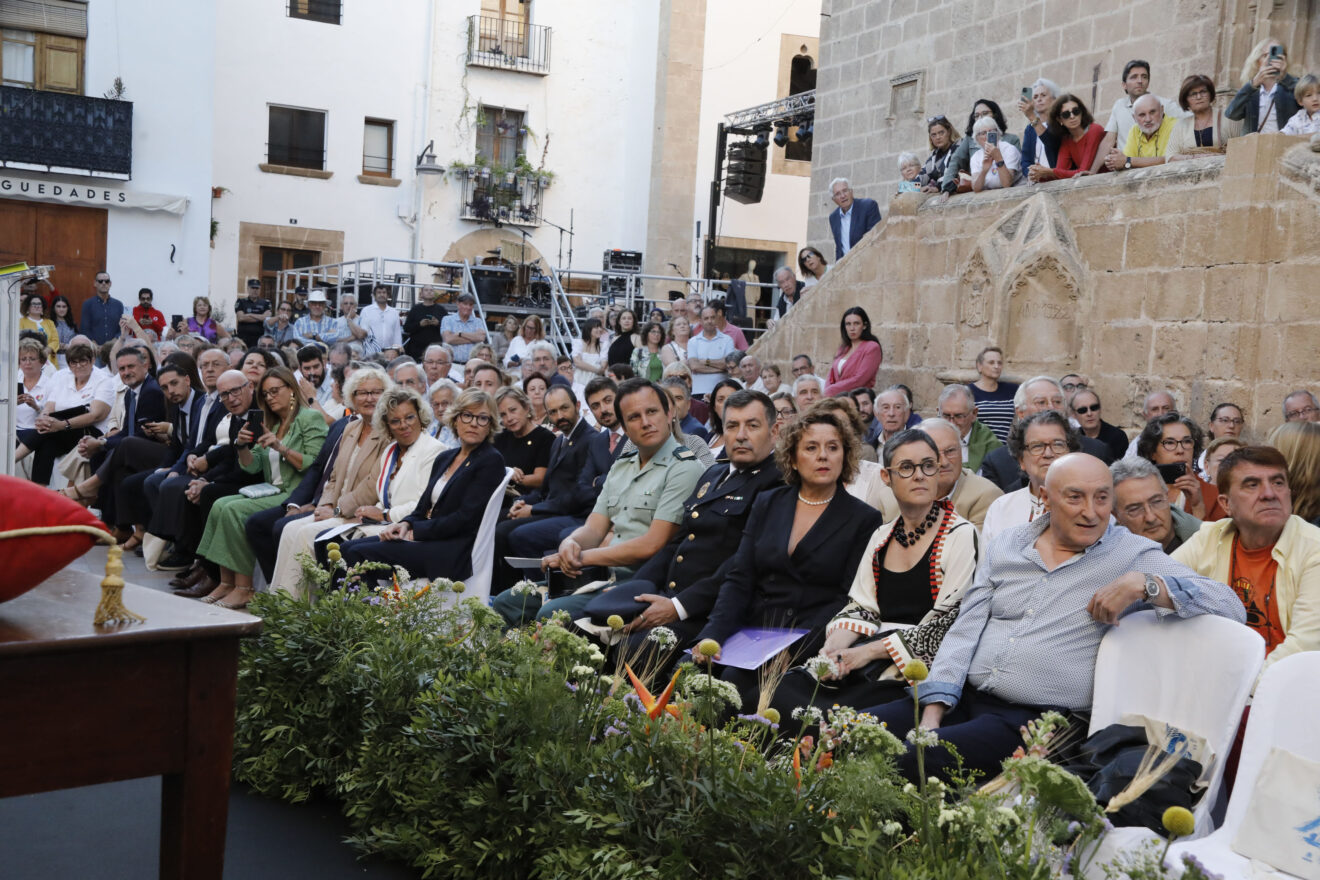 Acto institucional del 9 d’Octubre celebrado en la Plaça de l’Església de Xàbia (21)
