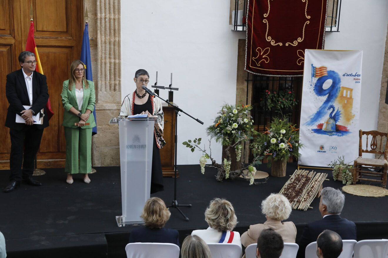 Acto institucional del 9 d’Octubre celebrado en la Plaça de l’Església de Xàbia (35)