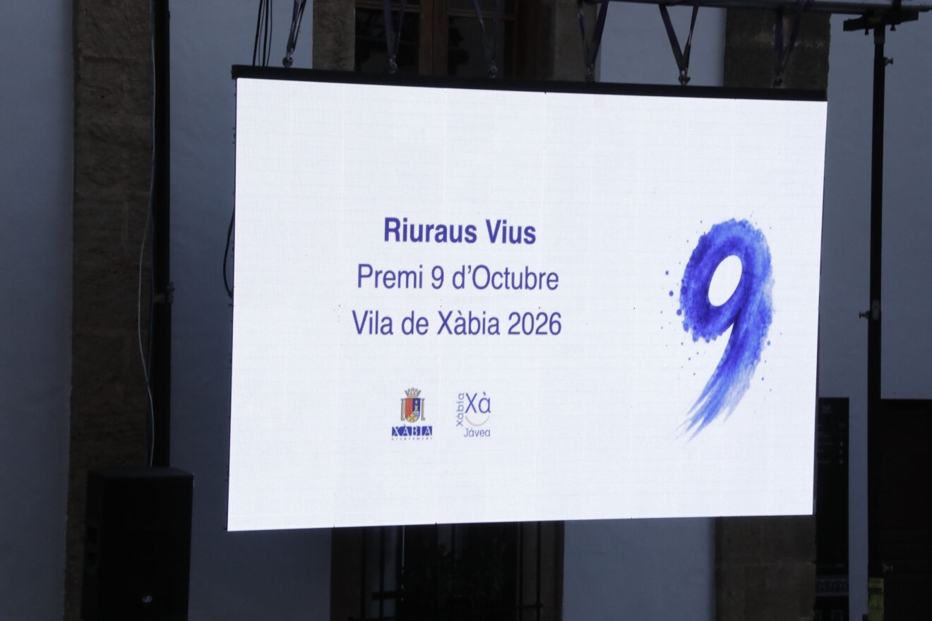 Acto institucional del 9 d’Octubre celebrado en la Plaça de l’Església de Xàbia (36)