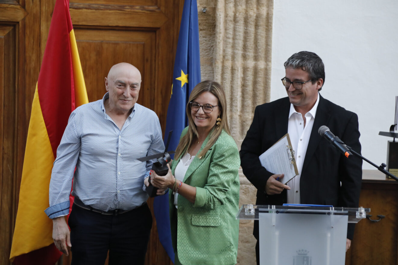 Acto institucional del 9 d’Octubre celebrado en la Plaça de l’Església de Xàbia (37)