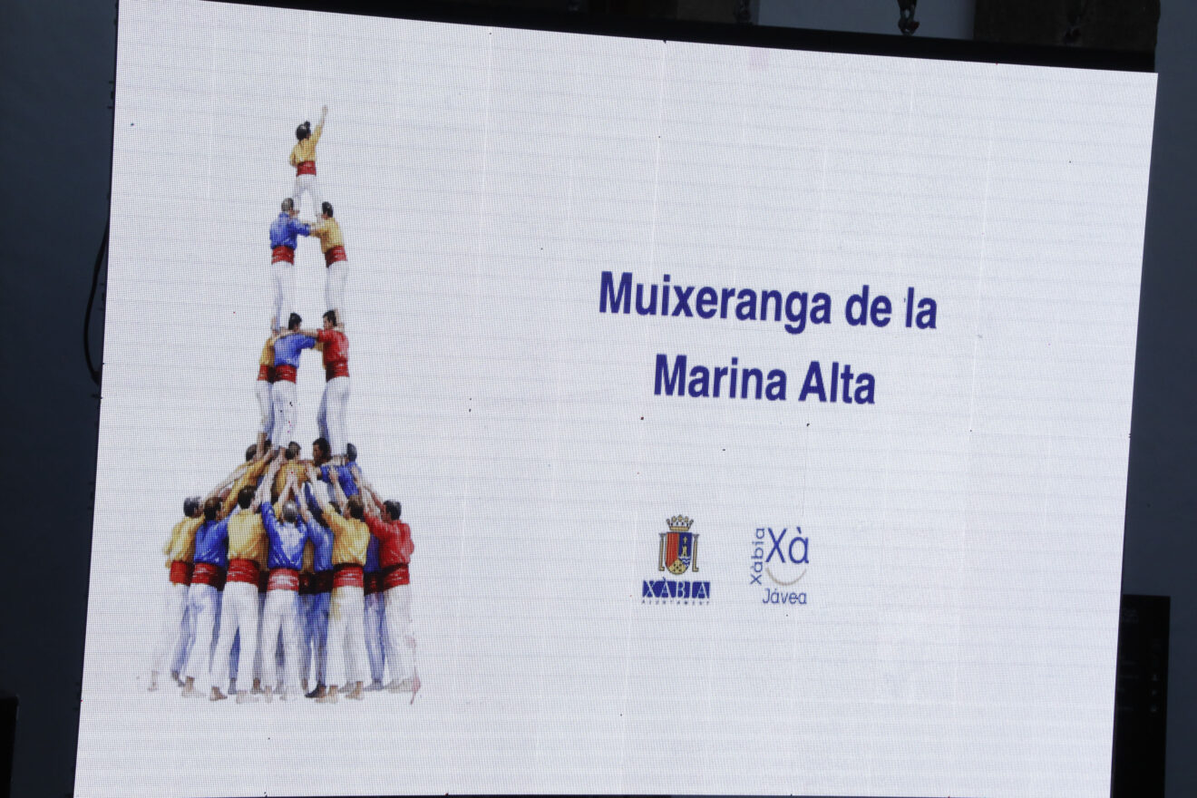Acto institucional del 9 d’Octubre celebrado en la Plaça de l’Església de Xàbia (40)