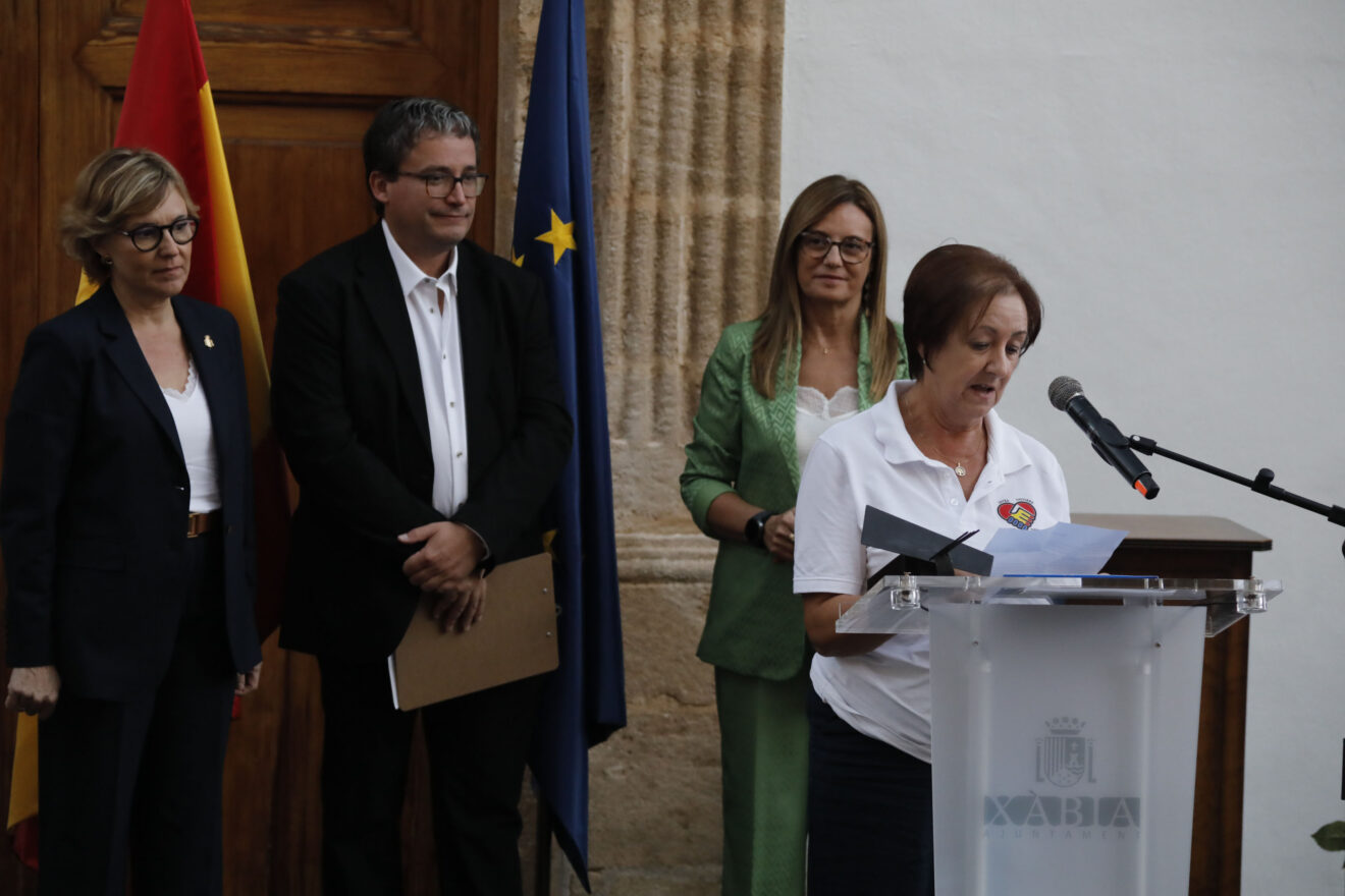 Acto institucional del 9 d’Octubre celebrado en la Plaça de l’Església de Xàbia (60)