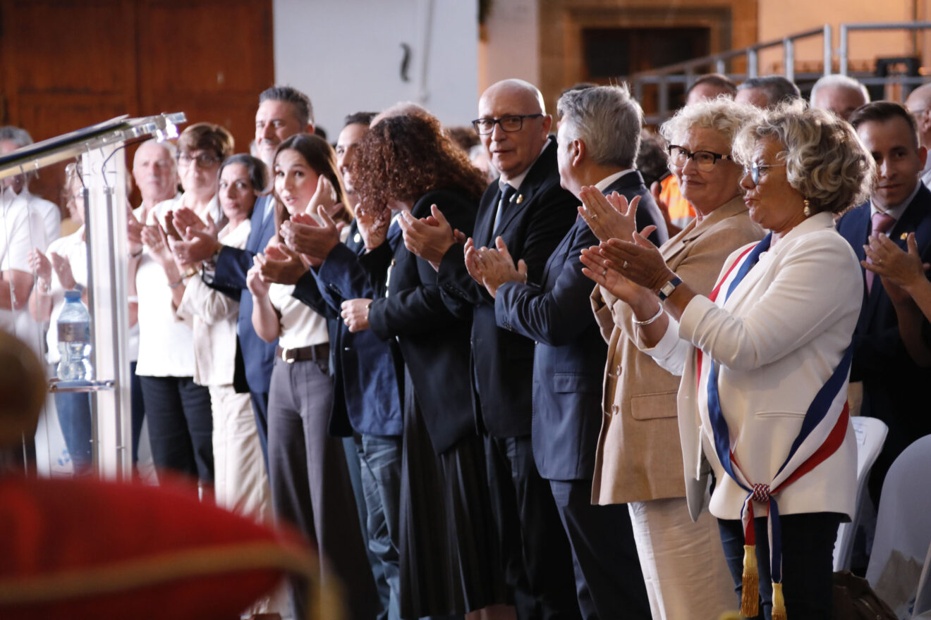 Acto institucional del 9 d’Octubre celebrado en la Plaça de l’Església de Xàbia (8)