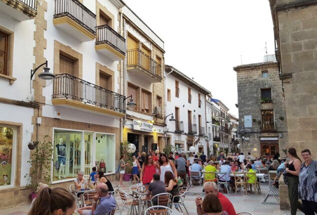 Imagen: Ambiente en la Plaça de Baix | Foto de archivo