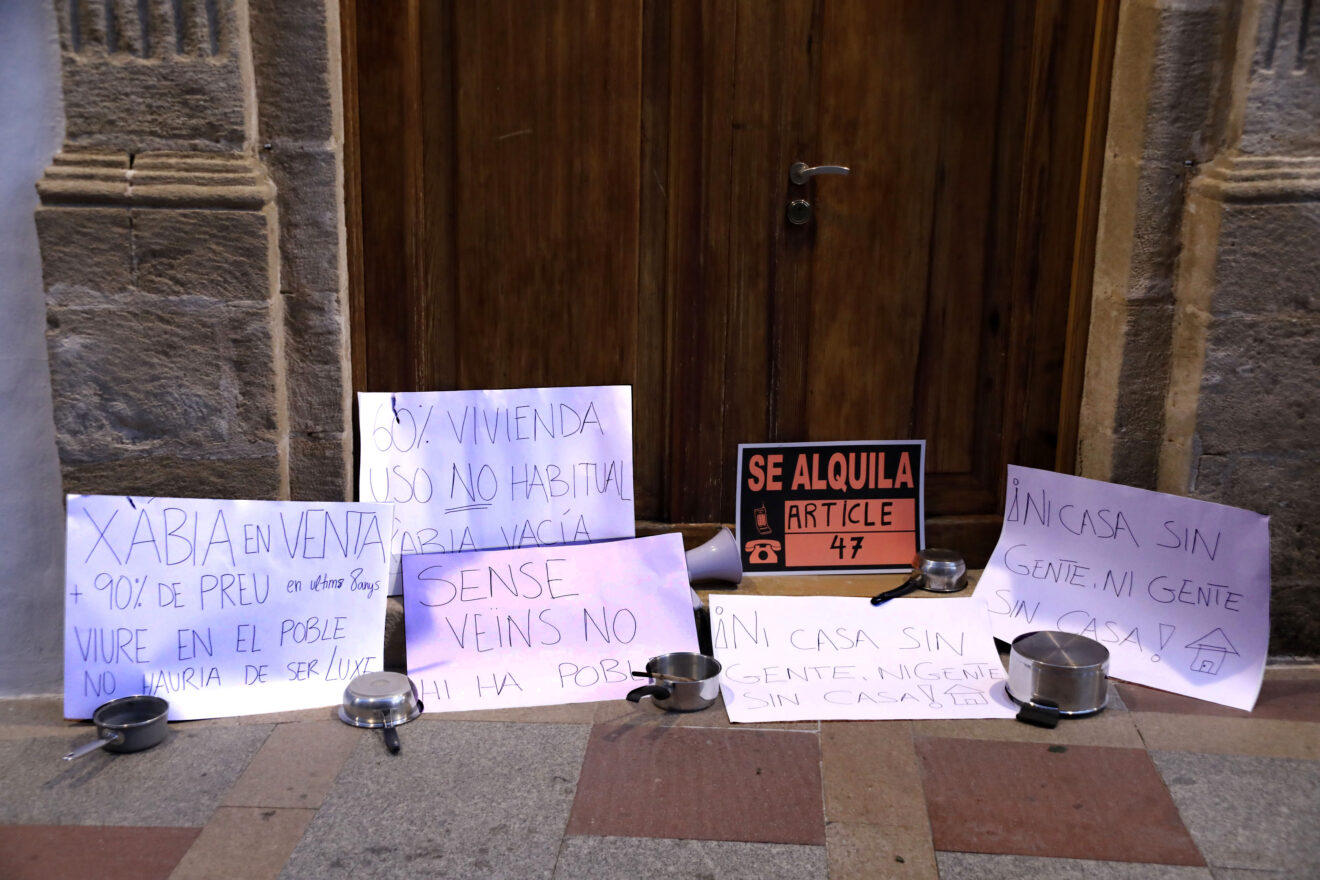 Cacerolada en Xàbia por la vivienda (16)