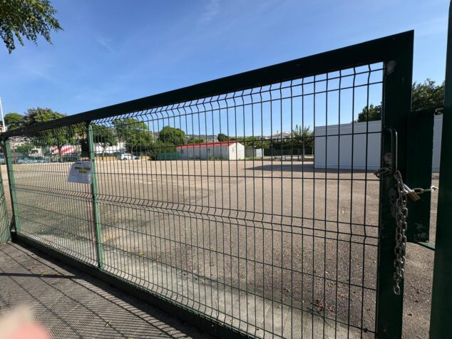 Imagen: Cierre de la parcela para llevar a cabo los trabajos de acondicionamiento para Protección Civil
