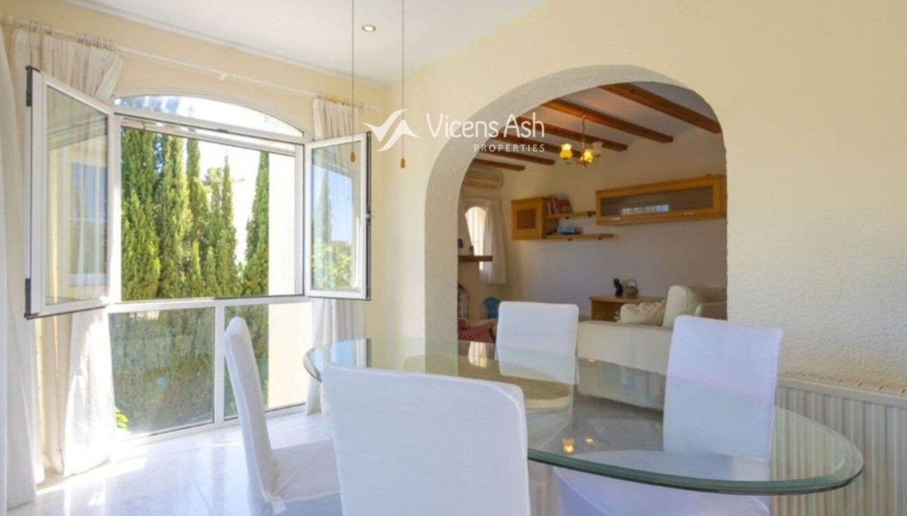 Comedor con luz natural