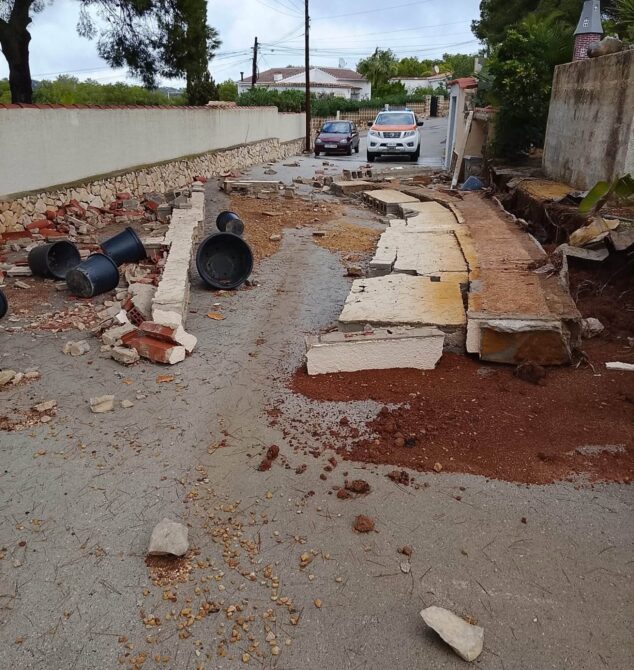 Imagen: Destrozos por el temporal Adam | Foto Protecció Civil Xàbia