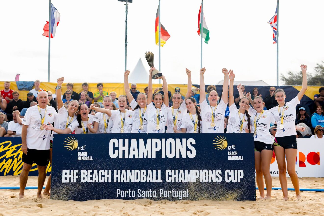 El equipo femenino del CHXàbia playa se proclama campeón de Europa