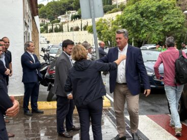 El president de la Generalitat visita las obras de modernización y adecuación integral del puerto de Xàbia (2)