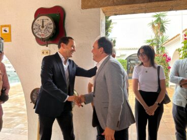 El president de la Generalitat visita las obras de modernización y adecuación integral del puerto de Xàbia (3)