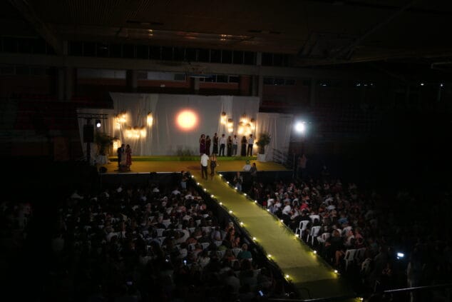 Imagen: Público en el acto de elección de cargos Fogueres Xàbia 2027
