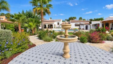 Exterior diseñado al estilo mediterráneo