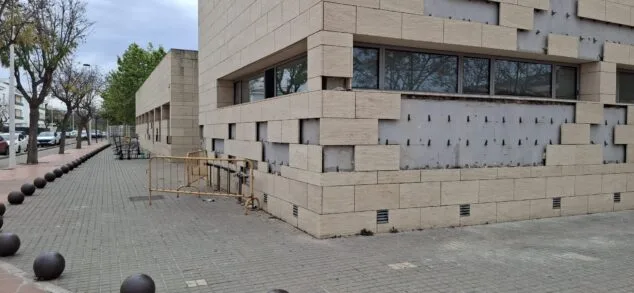 Imagen: Fachada del IES La Mar de Xàbia