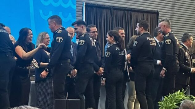 Imagen: Acto entrega de distinciones a la Policía Local en Catarroja