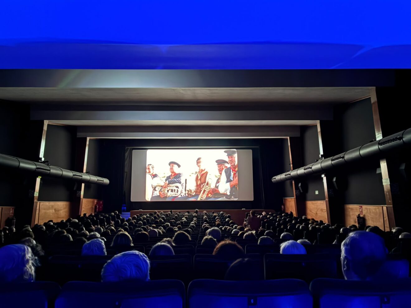 La sala del Cine Jayan durante la proyección de la Bola Negra