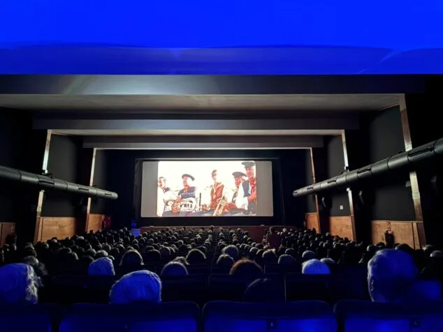 Image : La salle de cinéma Jayan lors de la projection de The Black Ball