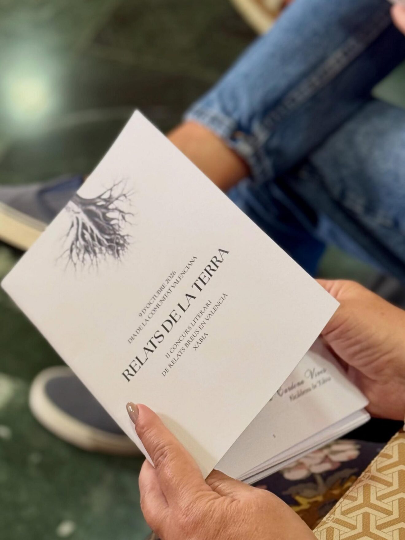 Portada del libreto del certamen 'Relats de la Terra'
