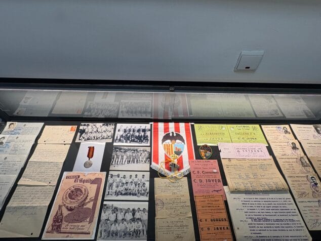 Abbildung: Alte Dokumente aus CD Jávea sind Teil der Ausstellung CD Jávea
