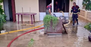 Protección Civil de Xàbia ayuda a las inundaciones de Miramar