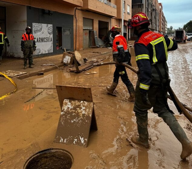 Imagen: Protección Civil Xàbia en las labores de la DANA