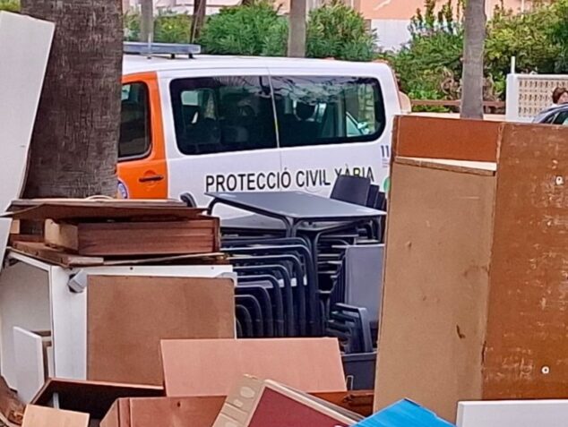 Imagen: Protección Civil Xàbia se desplaza a Miramar para ayudar a los afectados por la DANA
