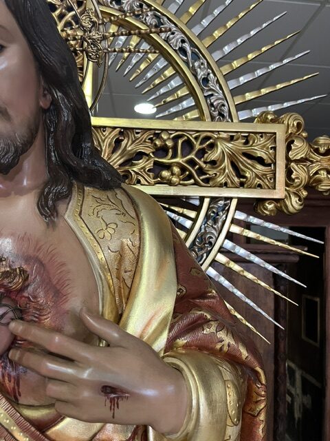 Imagen: Detalle de la talla ya restaurada por Vicente Català
