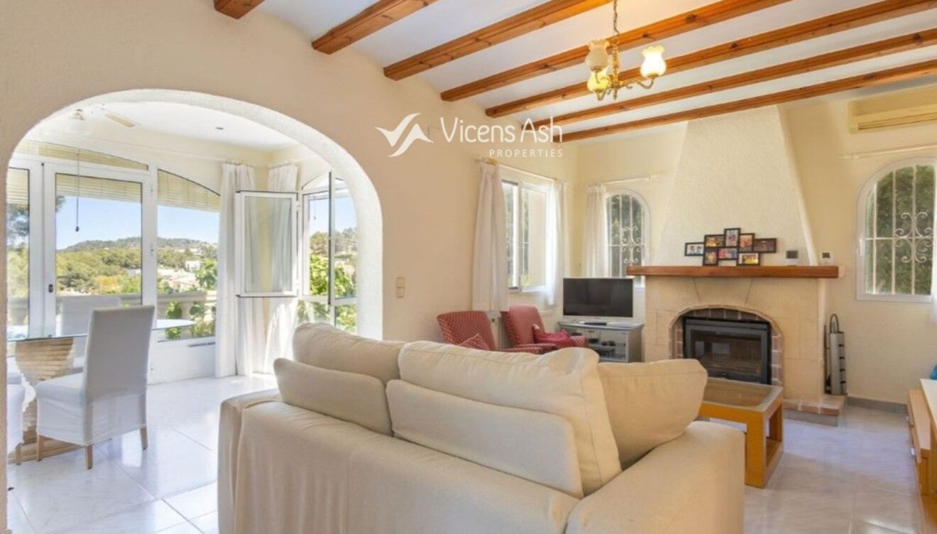 Salón con chimenea
